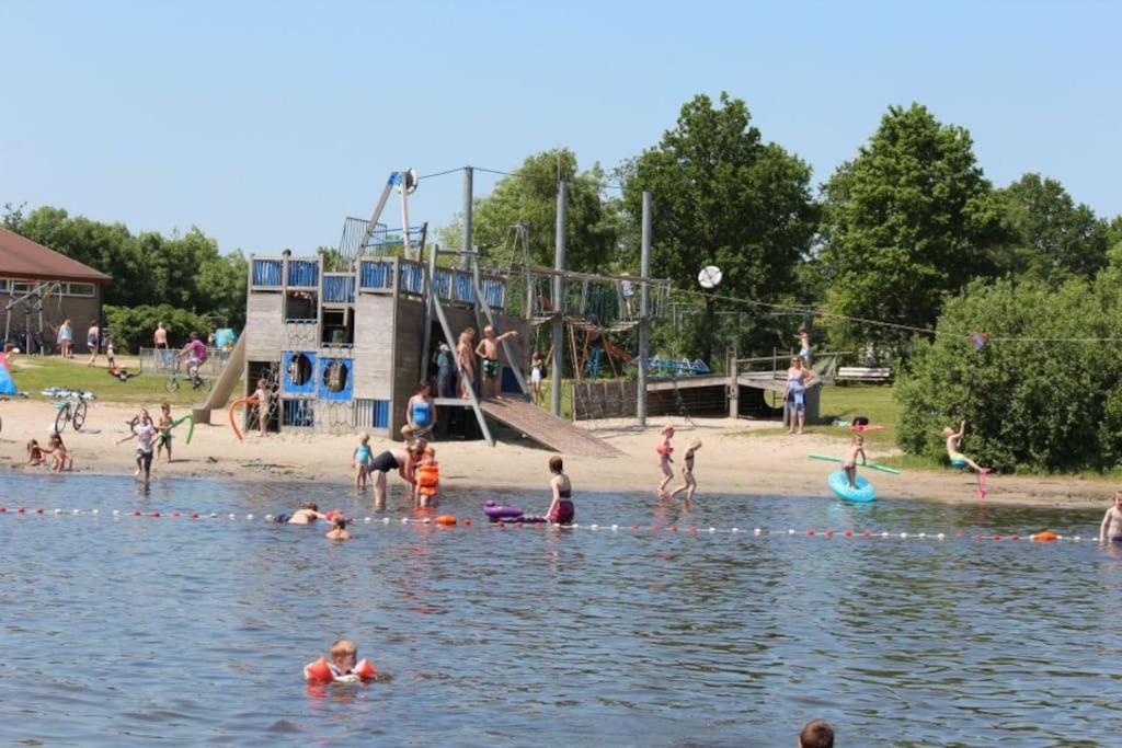 Ervaar 'Fryske Weelde' Op Vijf Sterren Vakantiepark De Kuilart Koudum Kültér fotó